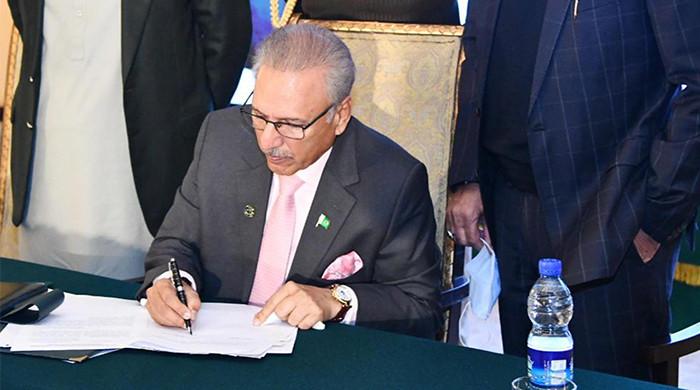 ‘People will have to trust it’: President Alvi ratifies EVM bill passed by Parliament