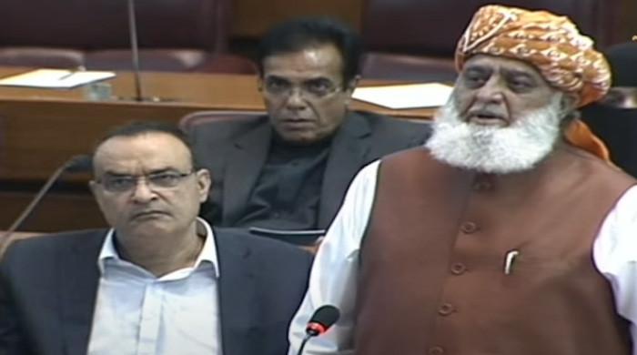 JUI-F chief asks govt to respect PTI’s ‘constitutional rights’