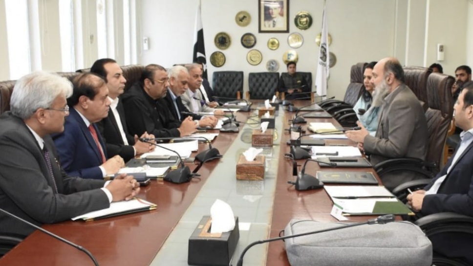 FPCCI Holds Crucial Talks with commerce Minister Jam Kamal