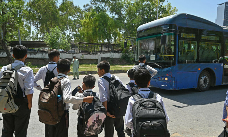 Heatwave cancels lessons for half Pakistan’s schoolchildren