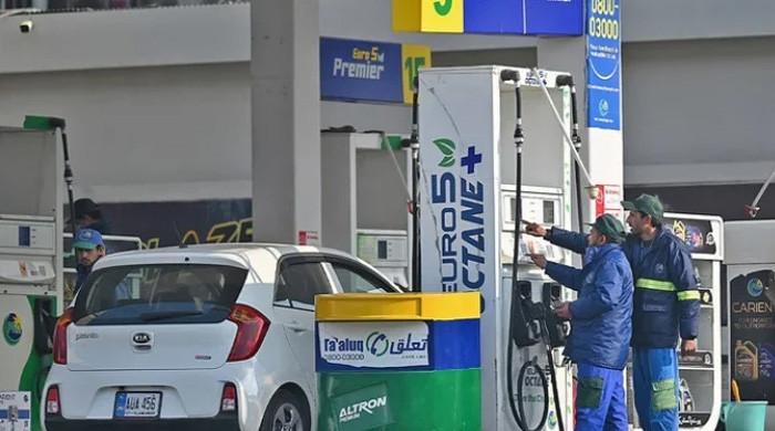 Govt reduces petrol price by Rs4.74 per litre