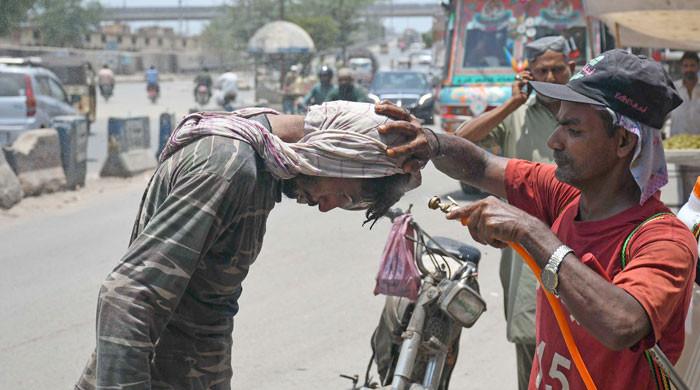 Is rain likely or will Karachi remain hot today?