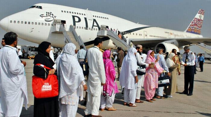 PIA cuts prices for Umrah flight tickets