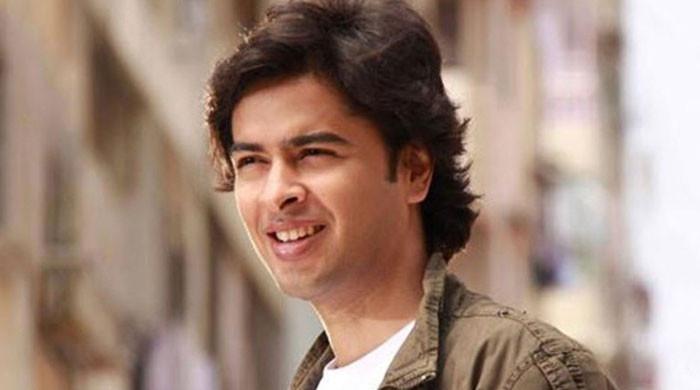 VIDEO: Shehzad Roy shares kind appreciation for female fuel station attendant