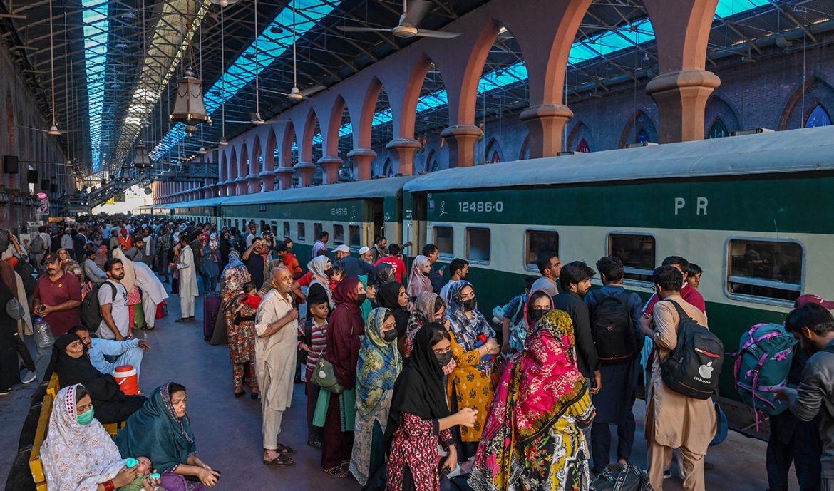 Pakistan eyes plan to connect to Uzbekistan through rail link