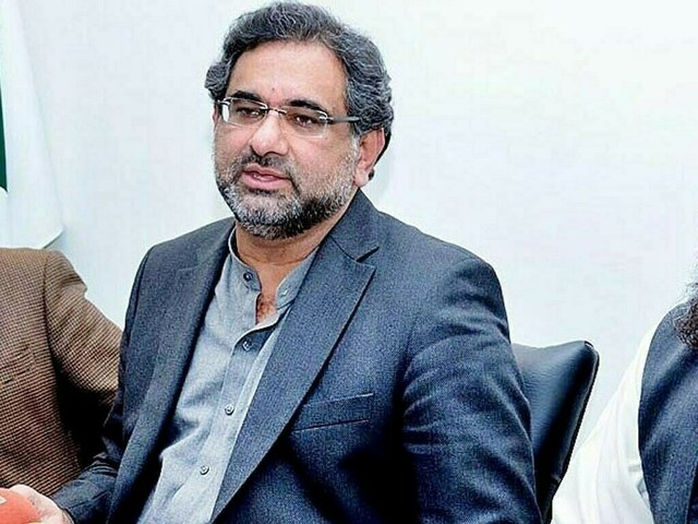 Bureaucrats, military personnel: Khaqan, Miftah lambaste tax exemptions