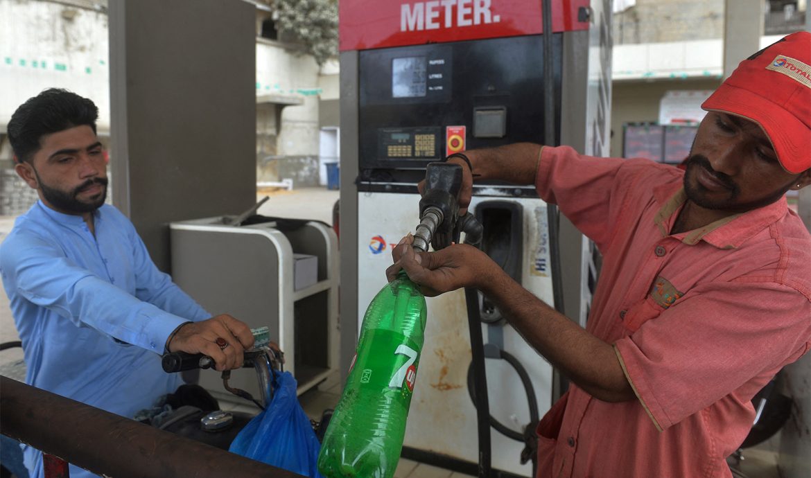 Pakistan hikes prices of petrol, diesel — finance ministry