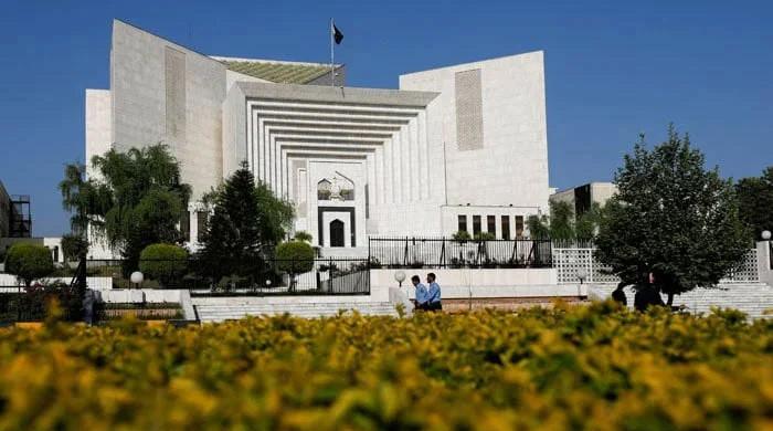 ECP solicits SC guidance on ‘legal, factual issues’ in allocating reserved seats to PTI