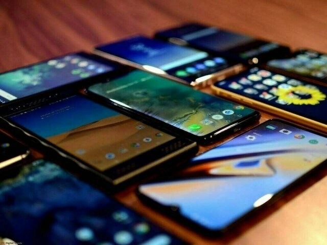 Jul-Aug cell phone imports post 19.8pc negative growth