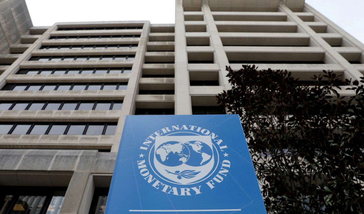 IMF emphasizes broadening tax base while praising Pakistan’s commitment to economic reforms