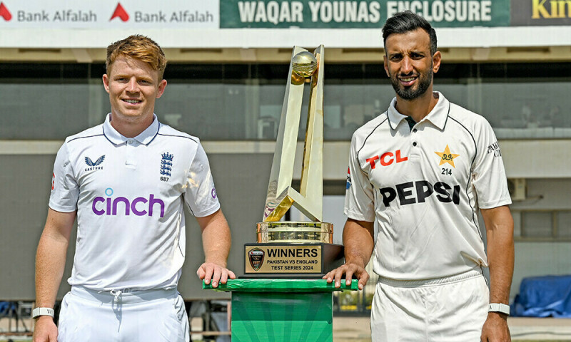 Pakistan win toss, bat against England in first Test