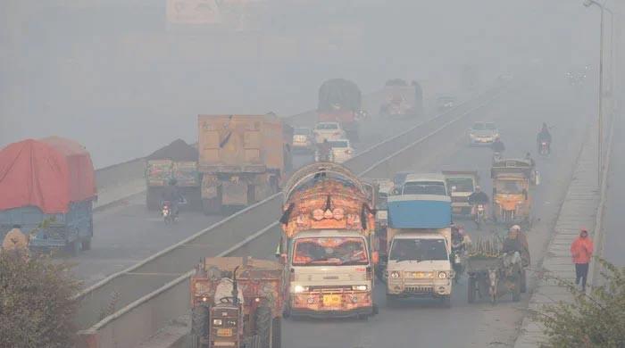 Smog crisis: Three-year-old girl moves LHC over air pollution