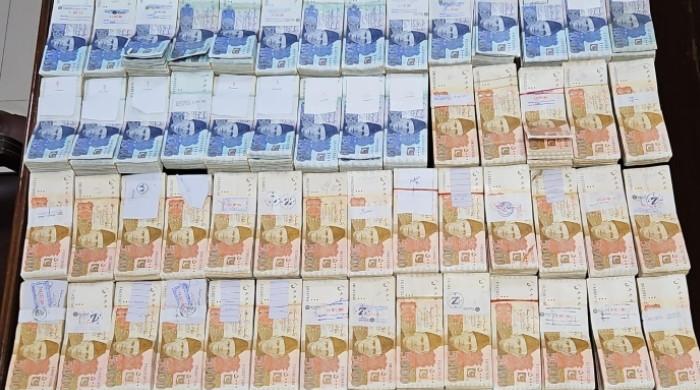 FIA confiscates Rs25mn cash during operation against hawala, hundi