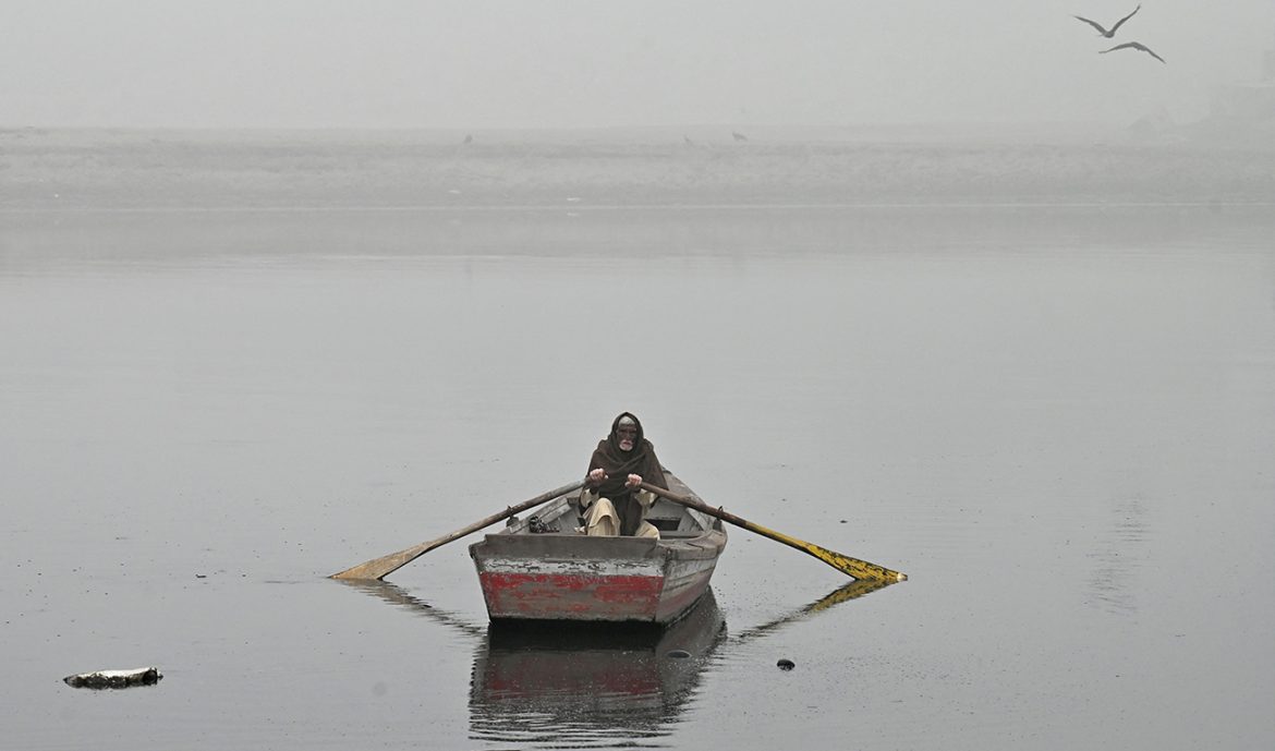 Pakistan says light rains forecast from Nov. 14-16 likely to reduce Punjab smog 