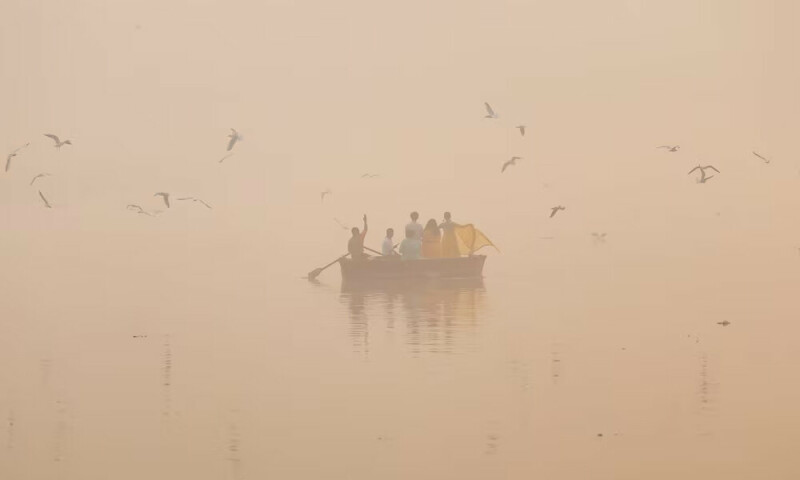 Toxic smog wreathes India’s capital as winter nears