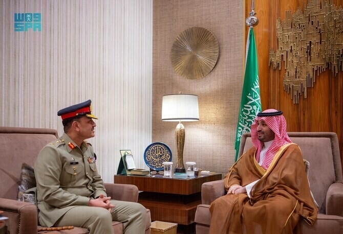 Army chief meets Saudi crown prince in Riyadh