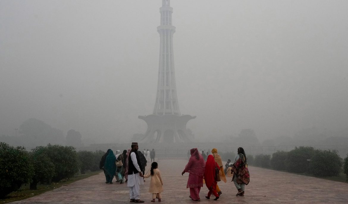 Three-year-old girl sues Punjab government as smog crisis worsens in Lahore